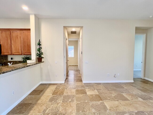 Building Photo - 81952 Avenida Bienvenida