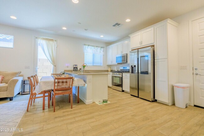 Building Photo - 4234 Enmark Dr