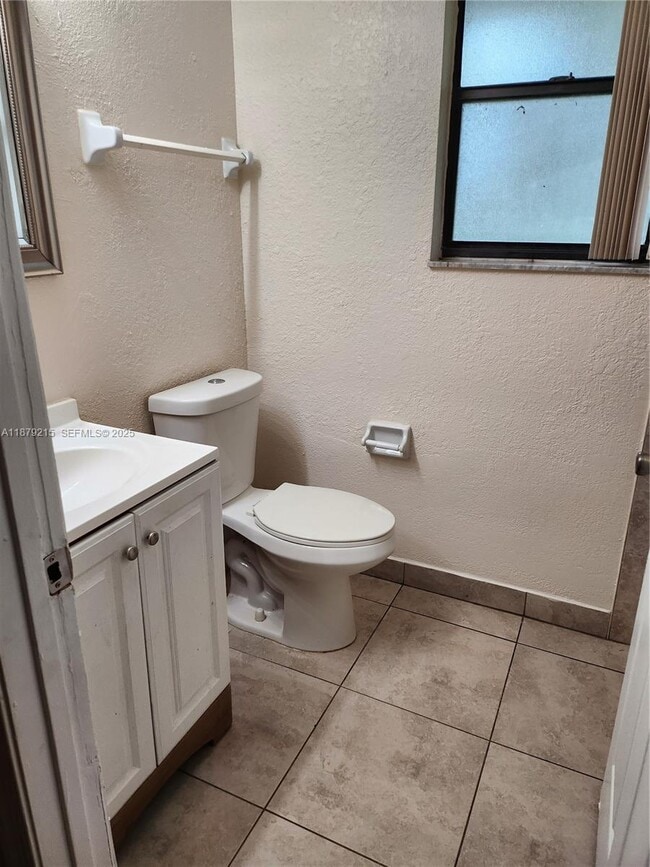 Building Photo - 4171-4179 NW 114th Ave