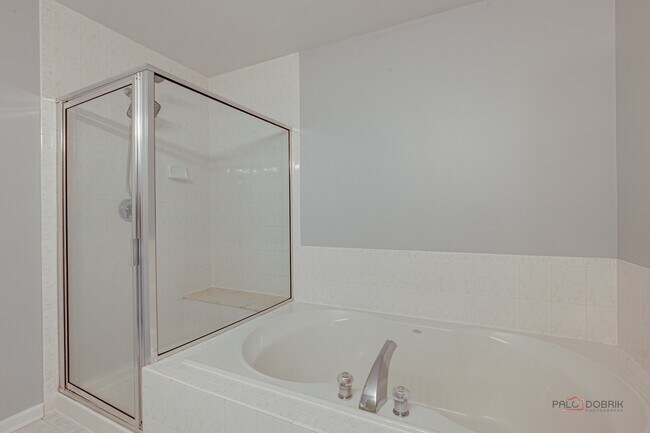 Building Photo - 1238 S Christine Ct