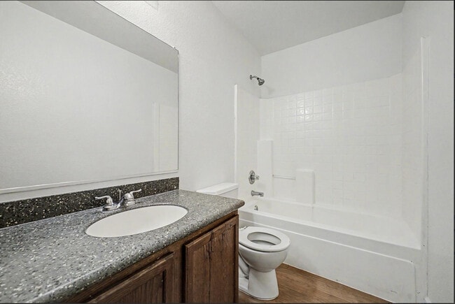 Building Photo - 1112 S Bogle Ct