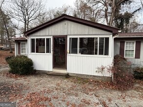 Building Photo - 265 Tanglewood Ln