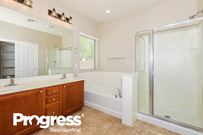 Building Photo - 4509 S St Claire