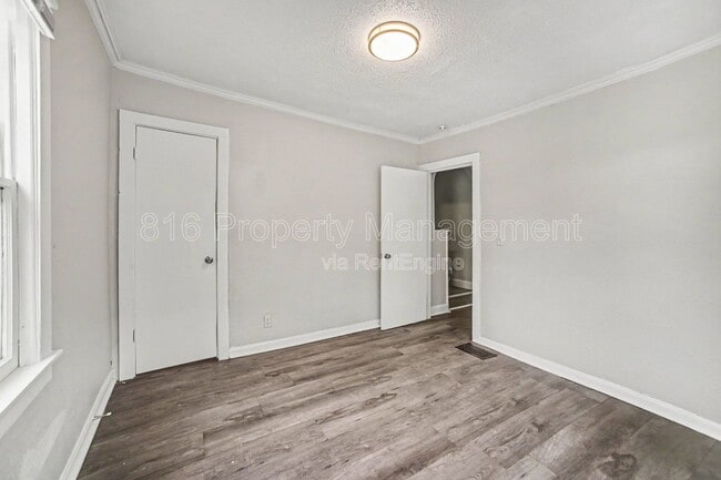Building Photo - 5114 Brooklyn Ave