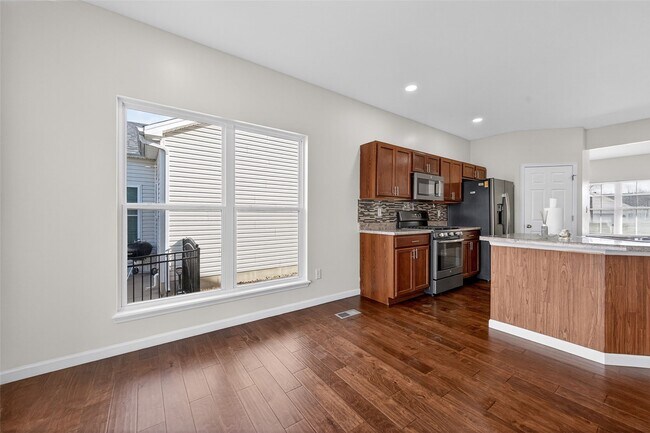 Building Photo - 3501 Charlestowne Crossing Dr