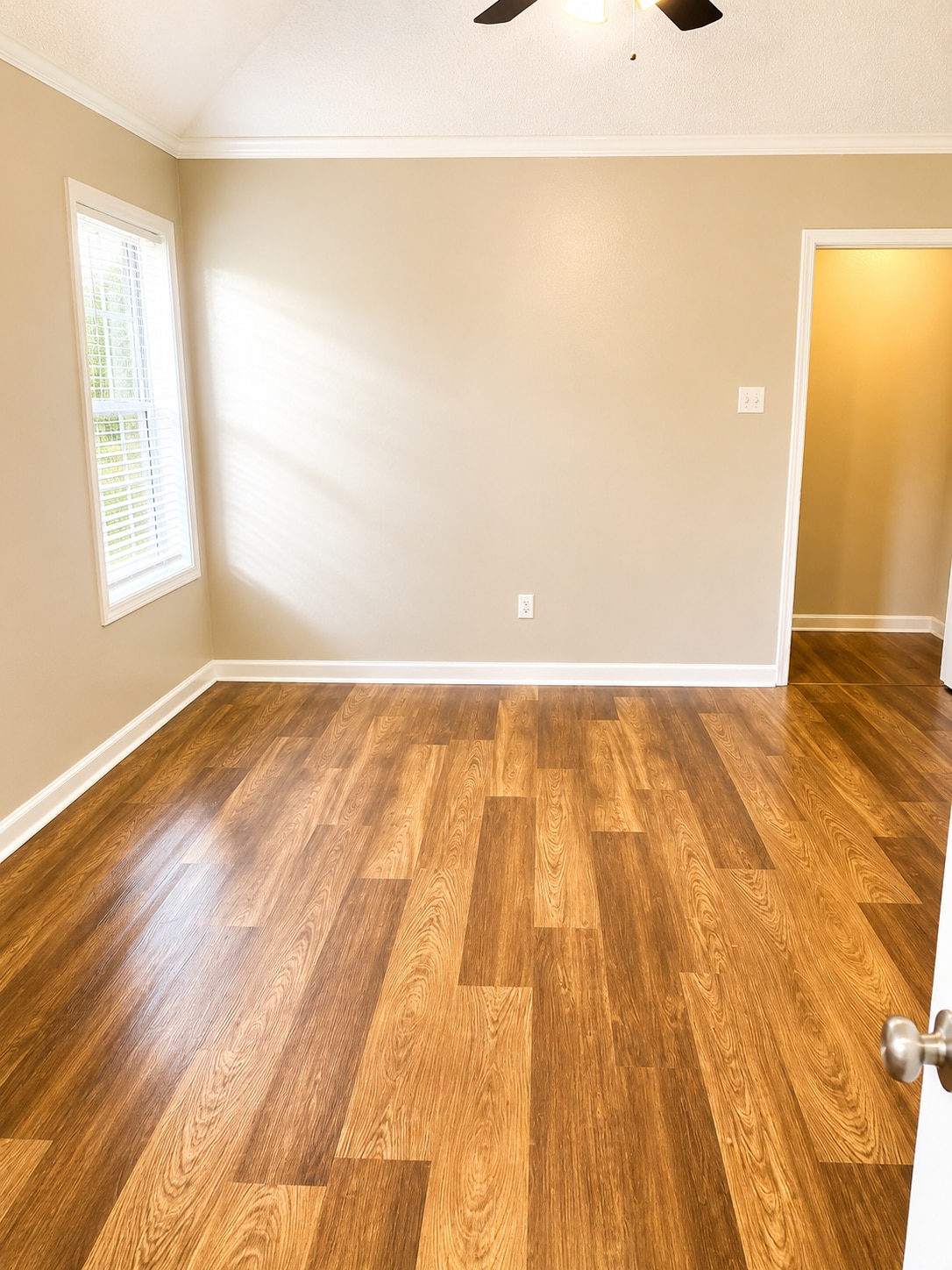 Master Bedroom - 206 Vail Dr