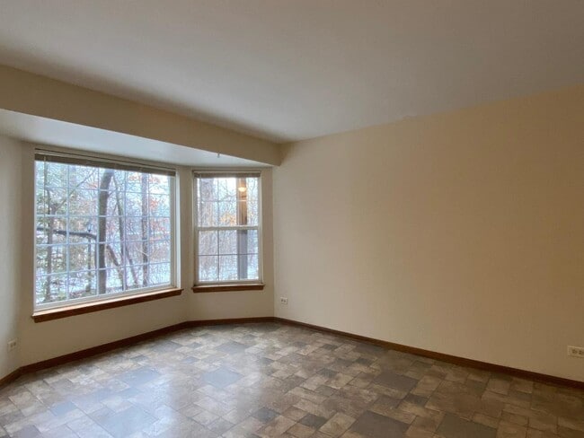 Building Photo - 34 S Macgillis Dr