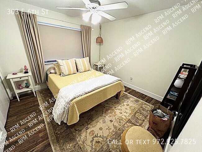 Building Photo - 303 E 6th St