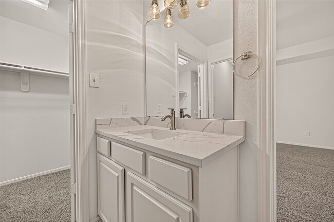 Building Photo - 6118 Breezy Hollow Ln