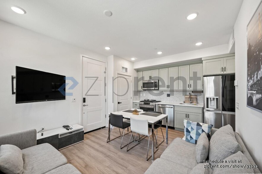 Building Photo - 369 Arc Ct
