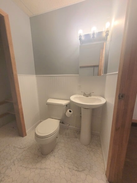 1/2 Bath - 24 Wilson St