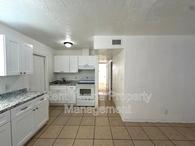 Building Photo - 626 31st St S