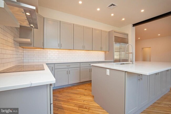 Building Photo - 71 S Main St