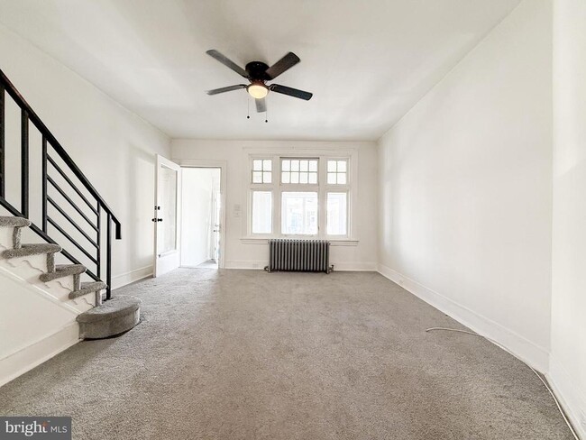 Building Photo - 156 W Albanus St