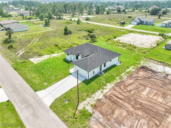 Building Photo - 1024 Halby Ave S