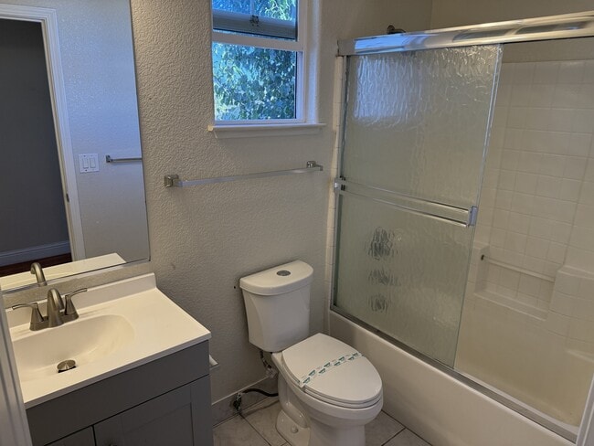 Building Photo - 4233 Quimby St