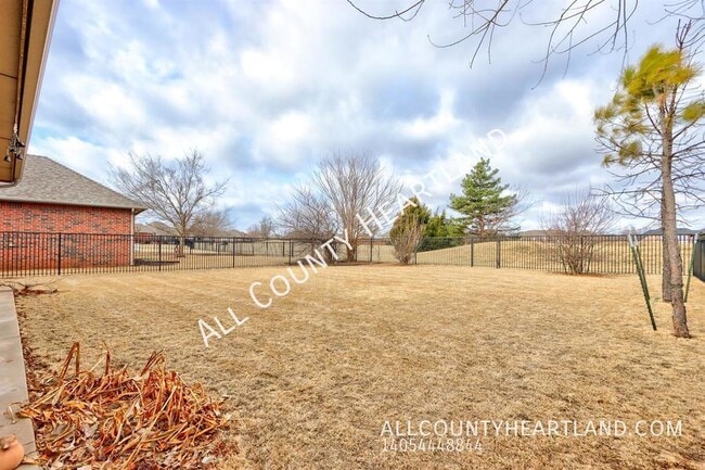 Building Photo - 15813 Traditions Blvd