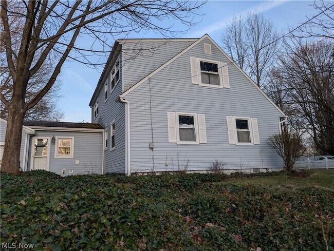 Building Photo - 703 Avondale St