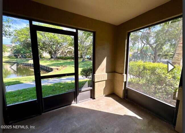 Building Photo - 11 Arbor Club Dr