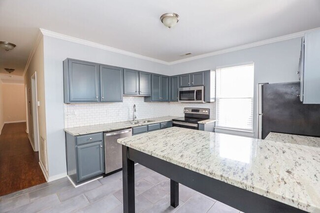 Building Photo - 1402 Bainbridge St