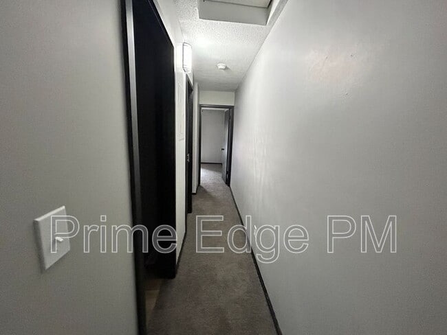 Building Photo - 1841 Ridgehaven Ct