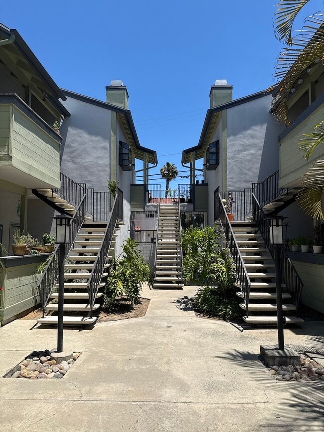 Primary Photo - 2 BR/2BA Kensington Condominium with Garage