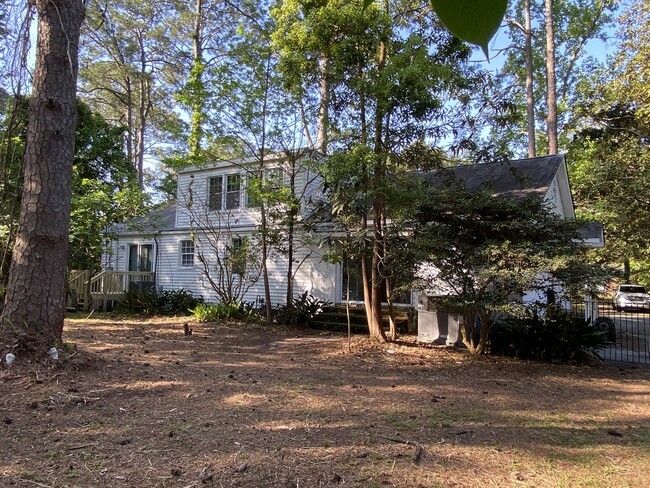 Building Photo - 31 Richmond Dr