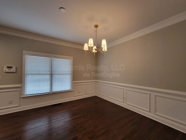 Building Photo - 3239 Osborne Rd NE