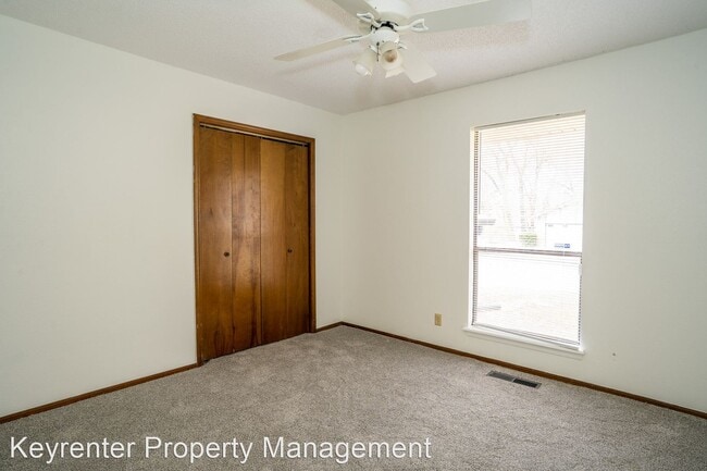 Building Photo - 3 br, 2 bath House - 1810 W 64th St