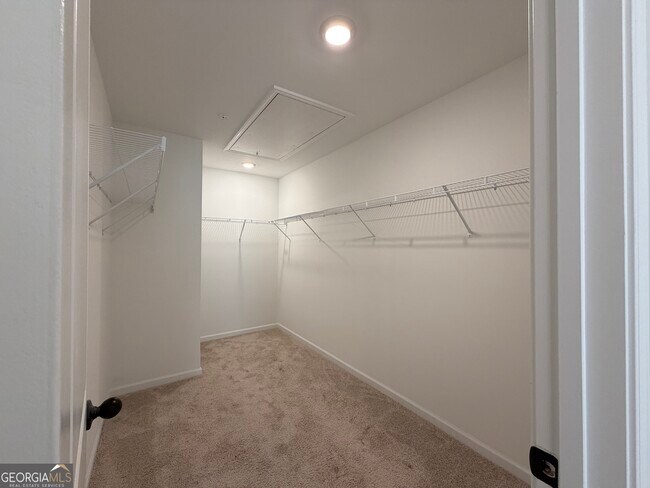 Building Photo - 727 Carmes Dr