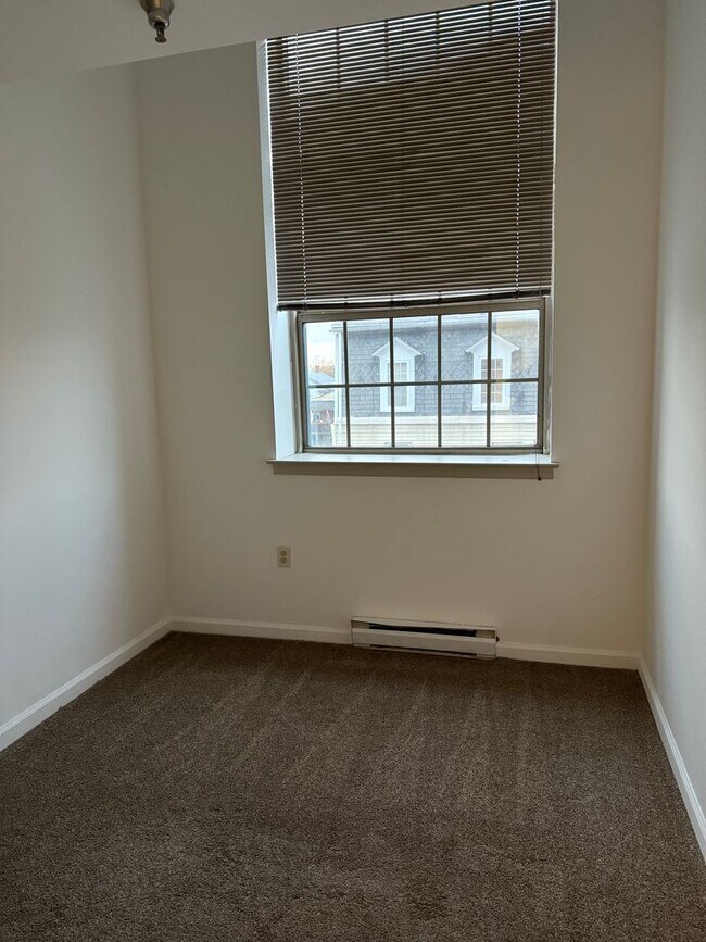 Building Photo - 149 Wilson St