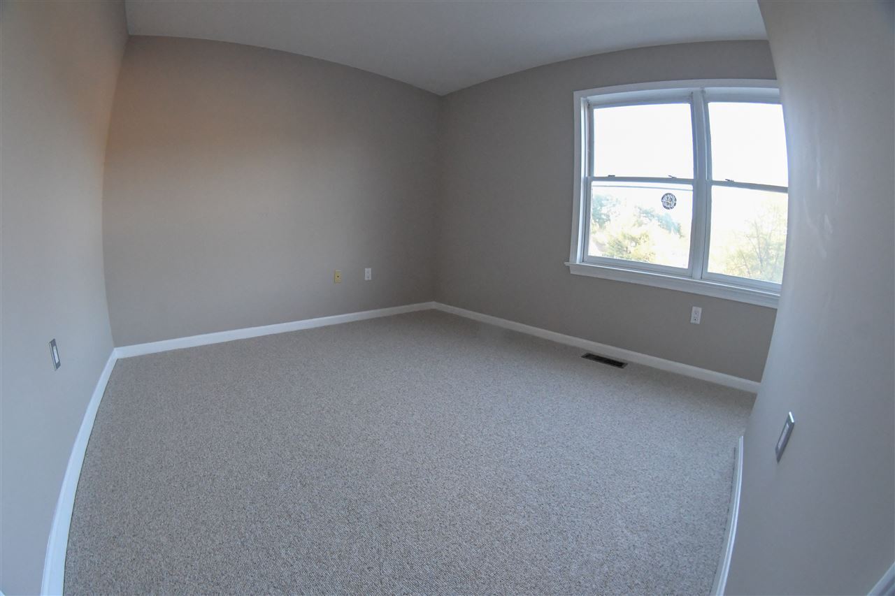Building Photo - 52 Cadogan Way