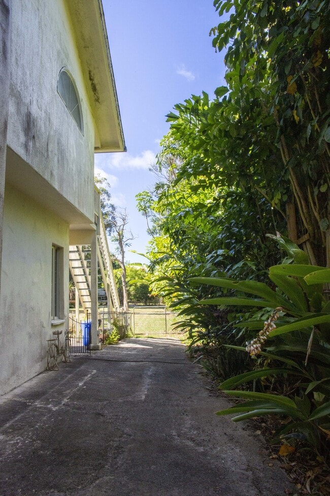 Building Photo - 592 Kaupakalua Rd