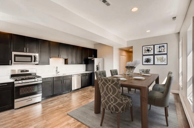 Primary Photo - 4514 S Calumet Ave