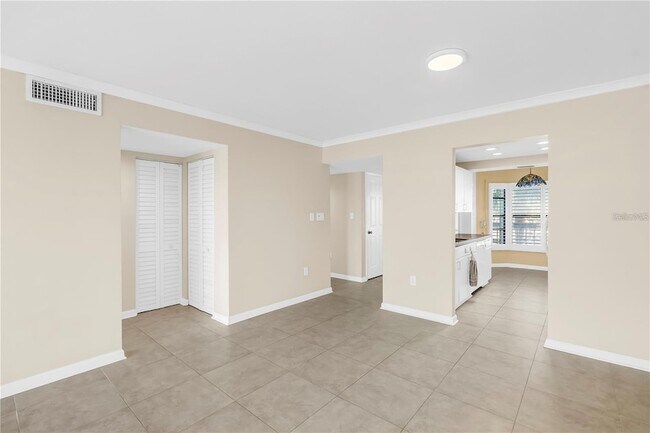 Building Photo - 1320 Pasadena Ave S