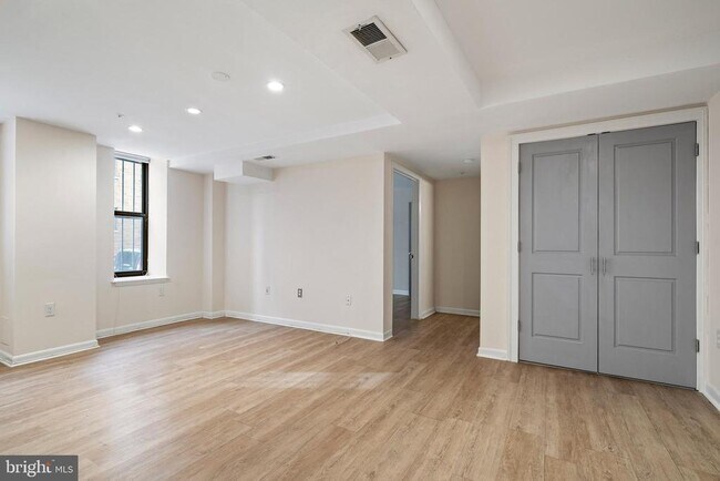 Building Photo - 2633 Adams Mill Rd NW