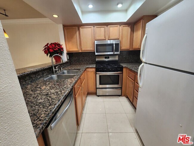 Building Photo - 11230 Peach Grove St