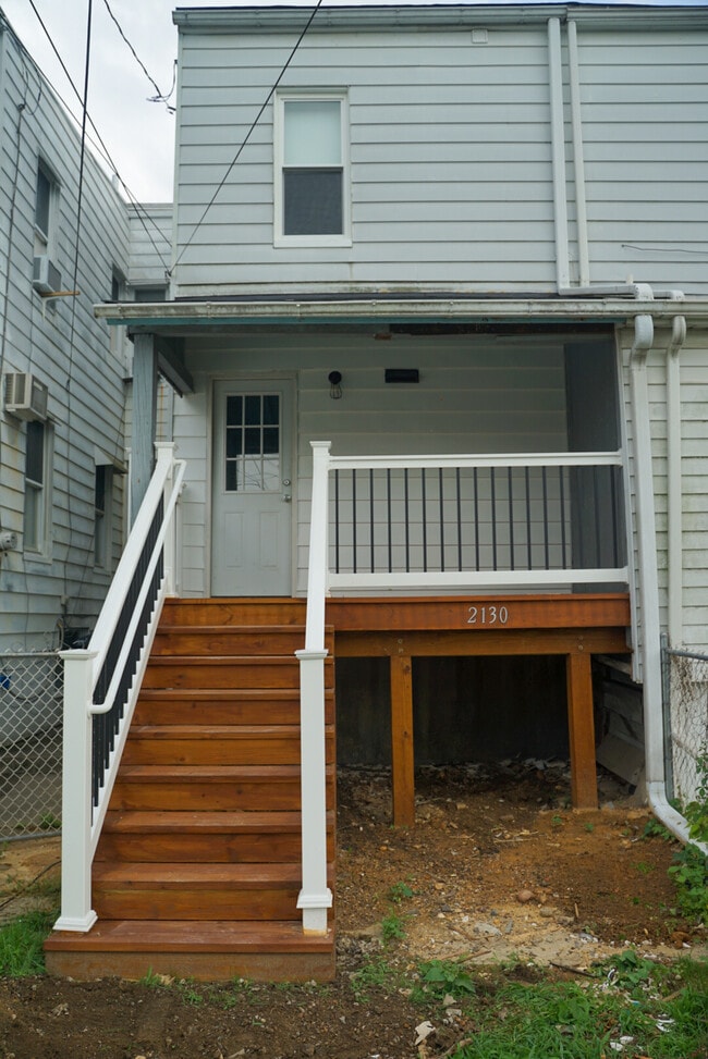 Building Photo - 2130 Glendale Ave