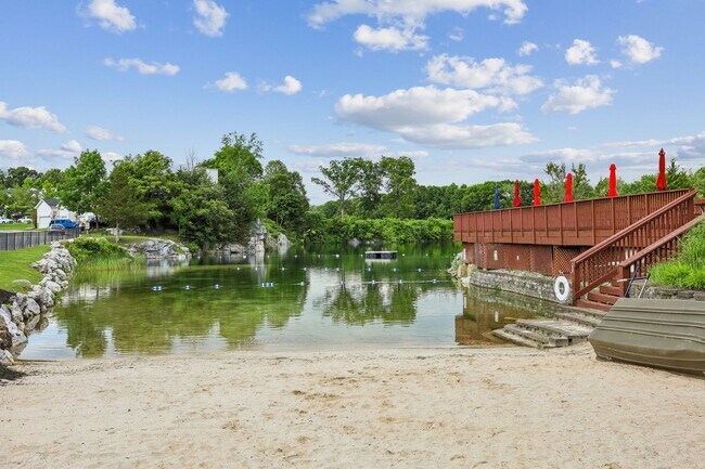 Building Photo - 41 Burlington Ct