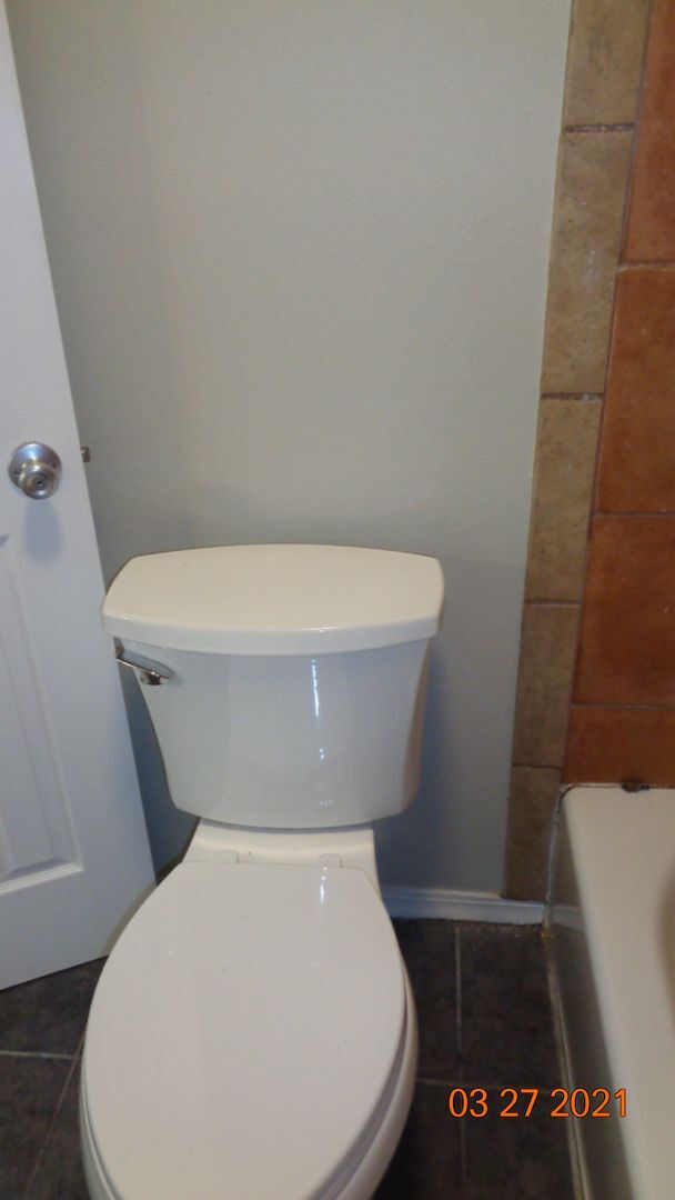 Building Photo - Centrally Located Fort Walton Beach Home with Great Base Accessibility!