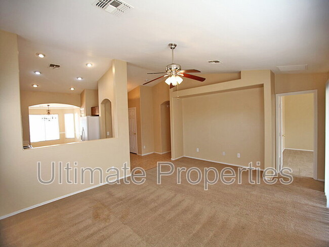 Building Photo - 2333 W Maldonado Dr