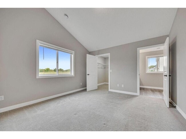 Building Photo - 722 Hilltop Ln