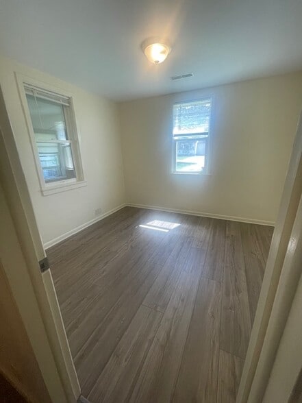 Building Photo - 136 S Lincoln Ave