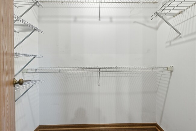 Building Photo - 1297 Woodlake Dr