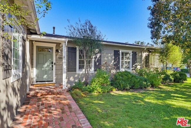 Building Photo - 12005 Hesby St