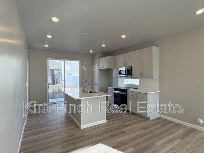 Building Photo - 56 E Portico Ln