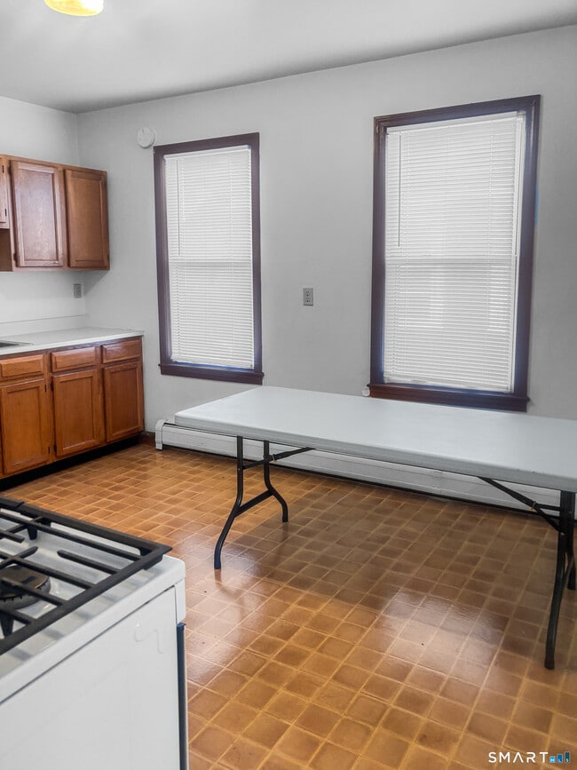 Building Photo - 532 Carroll Ave