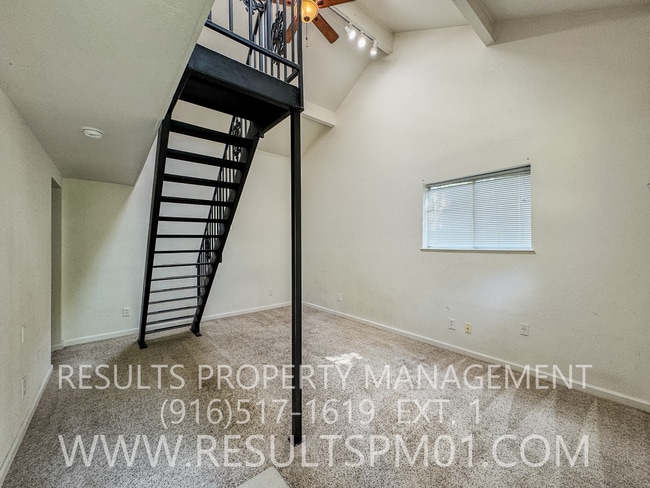 Building Photo - Adorable 2 Bedroom Charmer