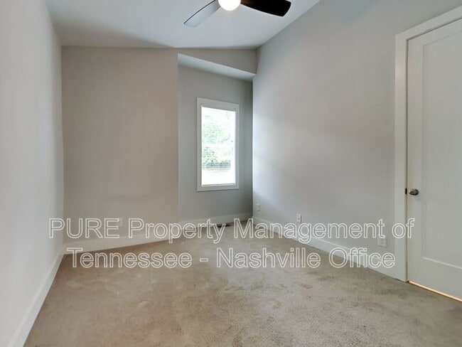 Building Photo - 1704B Simpkins St