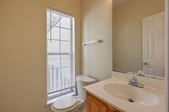 Building Photo - Gorgeous 2 Story Home In Belle Hall!